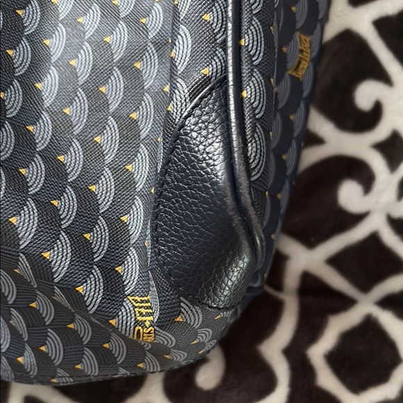 Black Geometric Pattern Tote Bag with Leather Handles - Picture 4 of 8